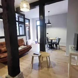 Moderno Estudio En El Centro De Apartamento