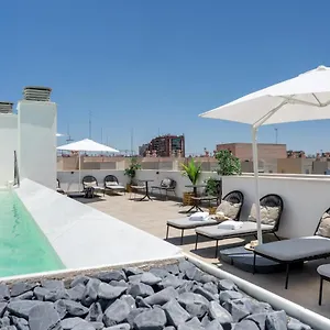 Limehome Calle Torcuato Luca De Tena - Digital Access 3*, Seville Spain